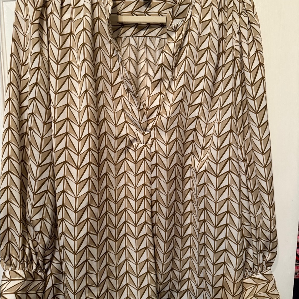 Banana Republic Cream and Brown Patterned V-Neck Blouse